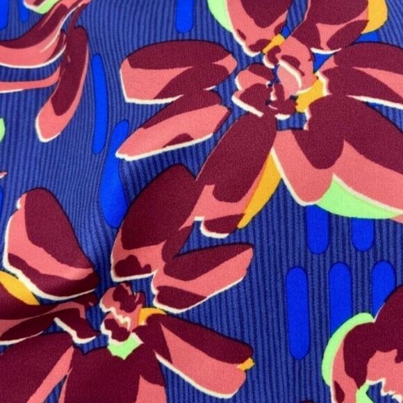 Athleta Conscious Crop Printed Blue Floral - NWT - Picture 3 of 4